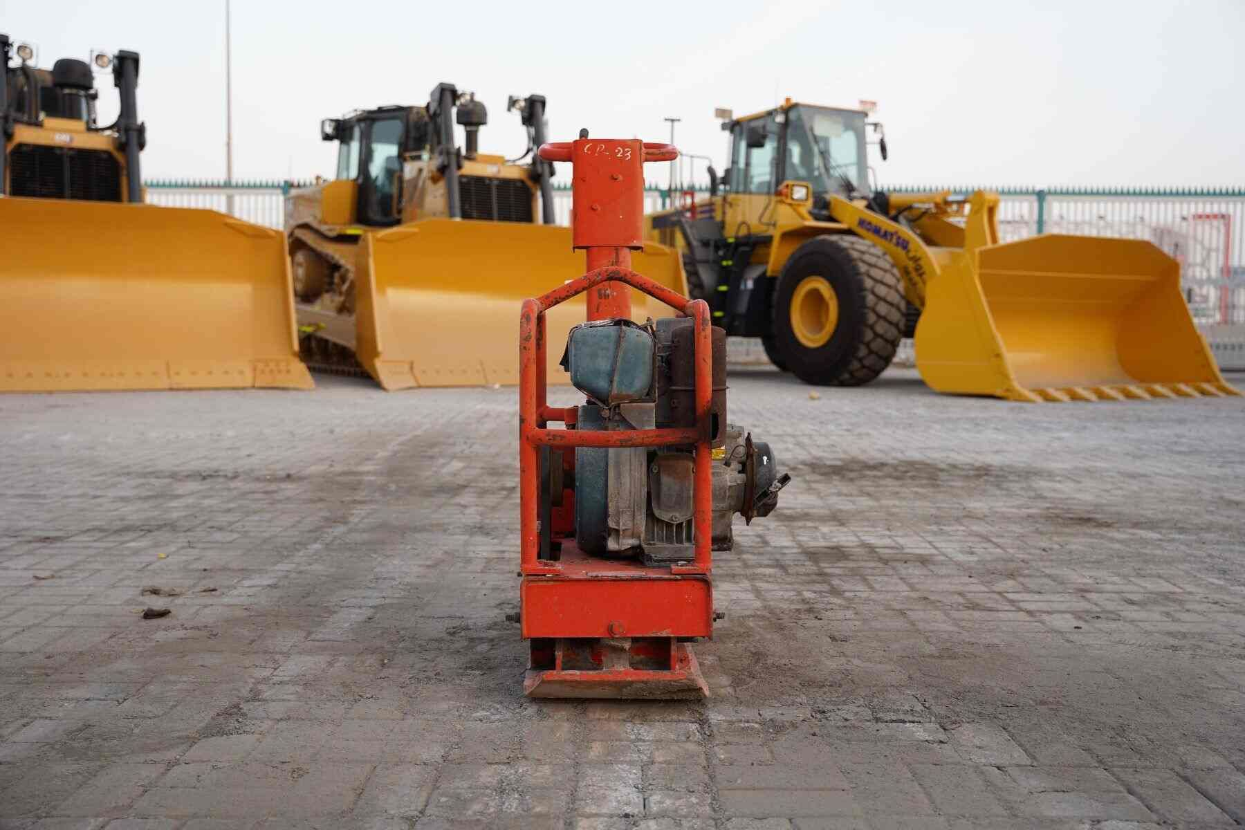 Used Dynapac LG140 Plate Compactor for Sale 2001 | Almarwan