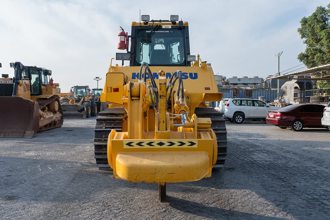 بلدوزر كوماتسو D155A-6 مستعمل موديل 2023 للبيع | المروان
