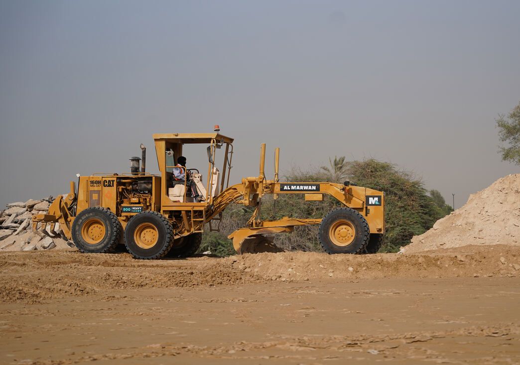 Rent motor grader with 4.2 blade width | Al Marwan