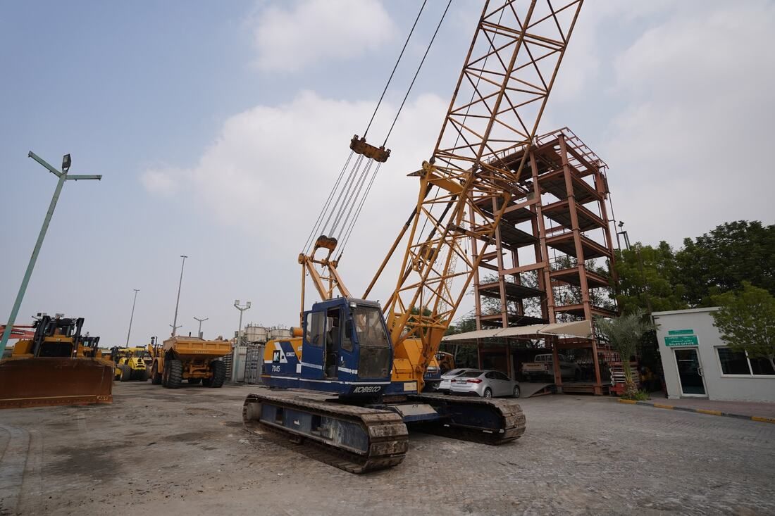 1995 Kobelco 7045 Crawler Crane CRC-0194 - front right- Al Marwan Machinery