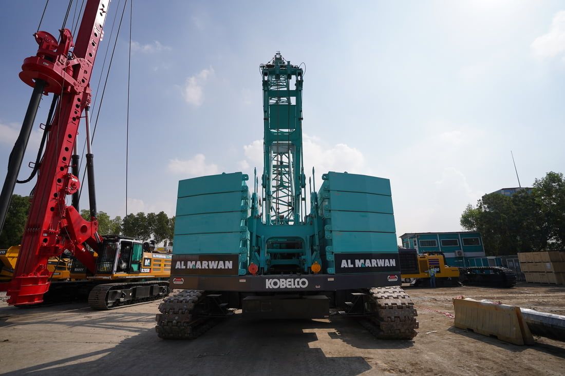 Used 2015 Kobelco CKS1350 135 ton hydraulic crawler crane tracked lifting machine
