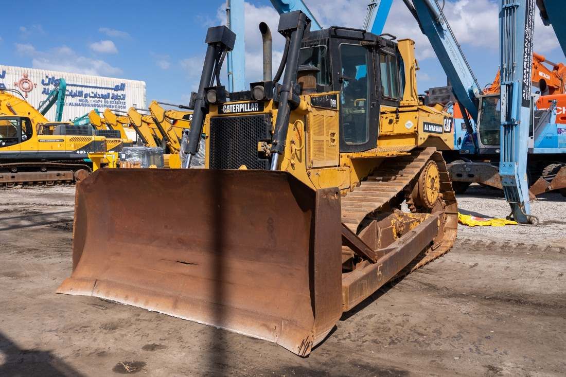 Small Dozer Rent Bulldozer 22 Ton For Rent | Al Marwan