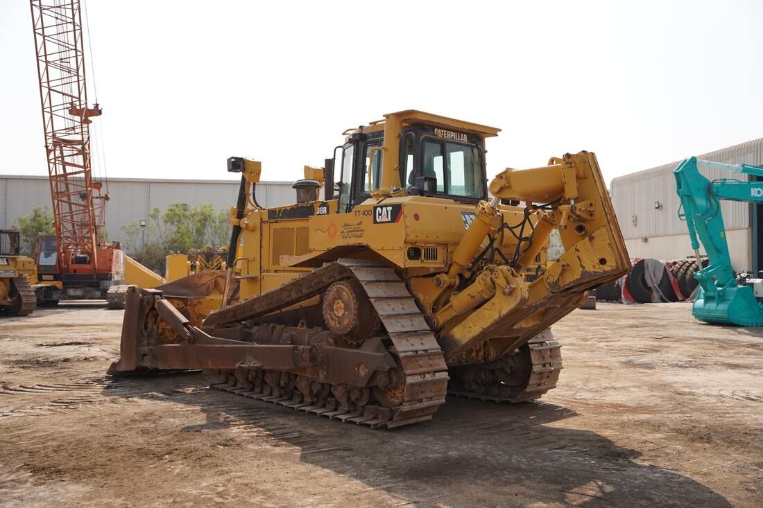 Used Cat D8R Crawler Dozer 2009 | Al Marwan