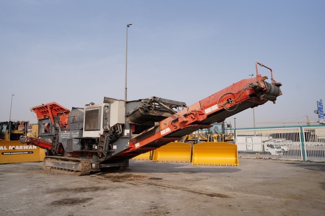 Rent Jaw Crusher Screener 37ton