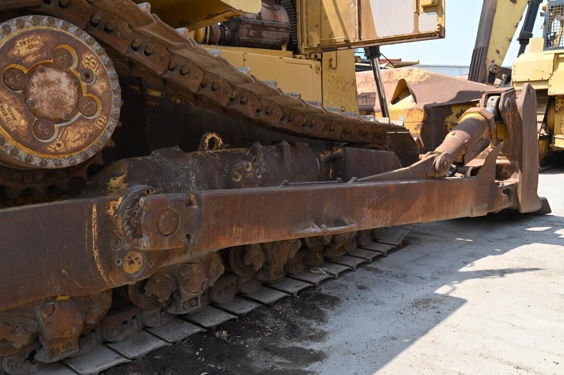 Used Cat D8R Crawler Dozer 2009 | Al Marwan